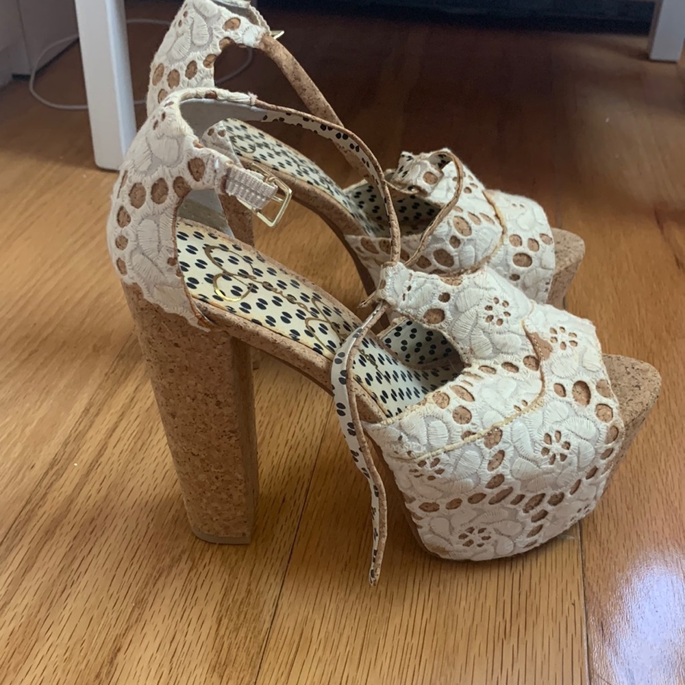 Jessica Simpson white floral cork heel